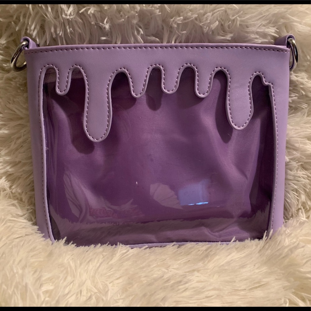 Drippy Ita Crossbody Bag